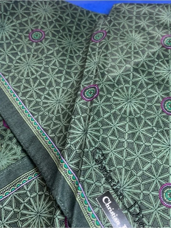 Christian Dior Green Geometric Handkerchief - Picture 12 of 17